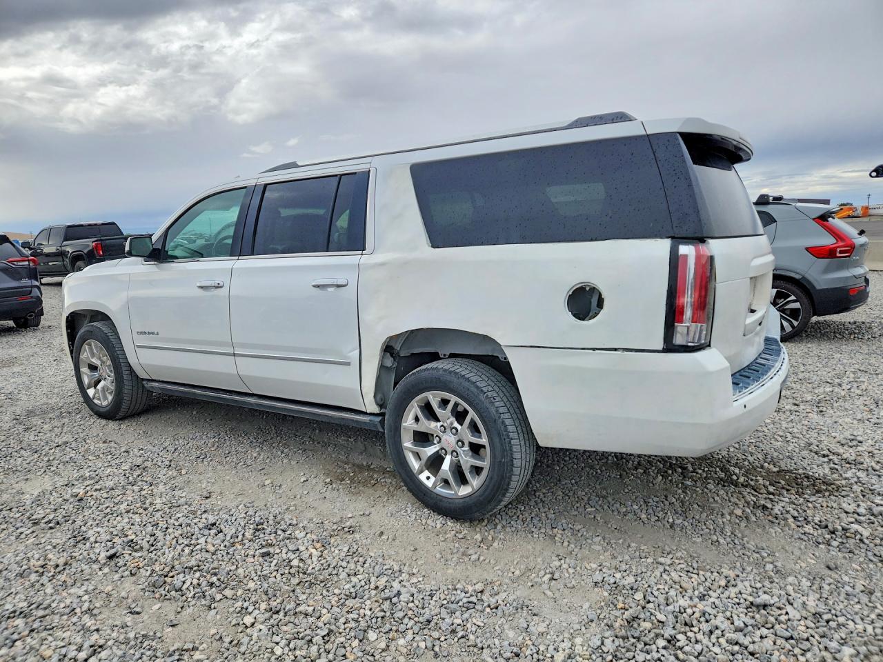 2016 GMC Yukon Xl Denali - Image 2
