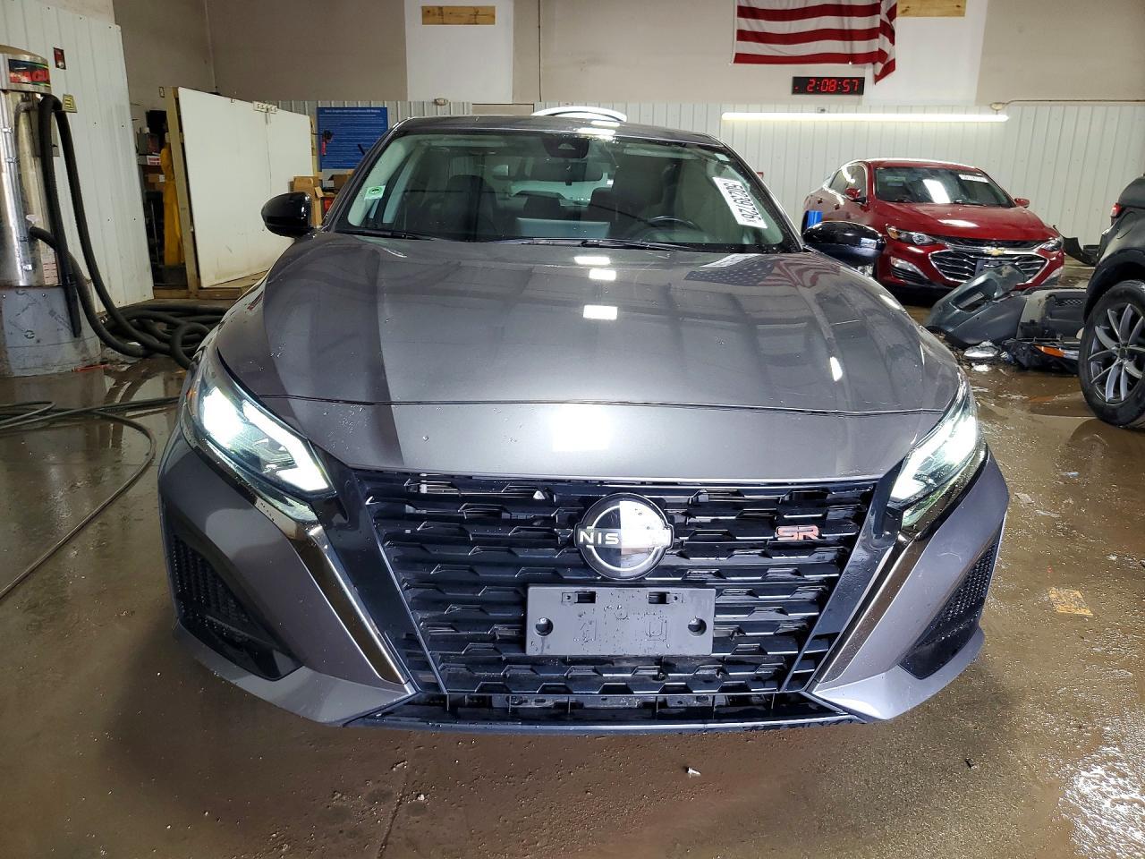 2024 Nissan Altima Sr - Image 5