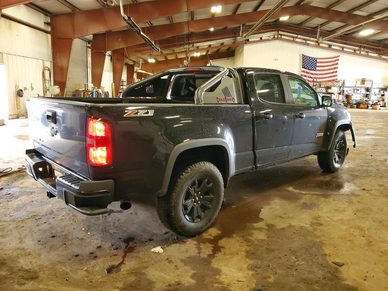2017 Chevrolet Colorado Z71 - Image 3