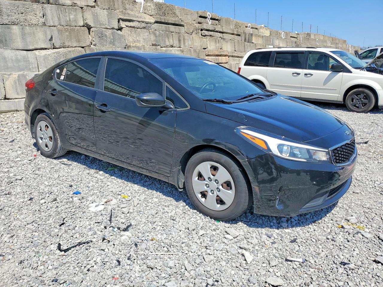 2017 Kia Forte Lx - Image 4