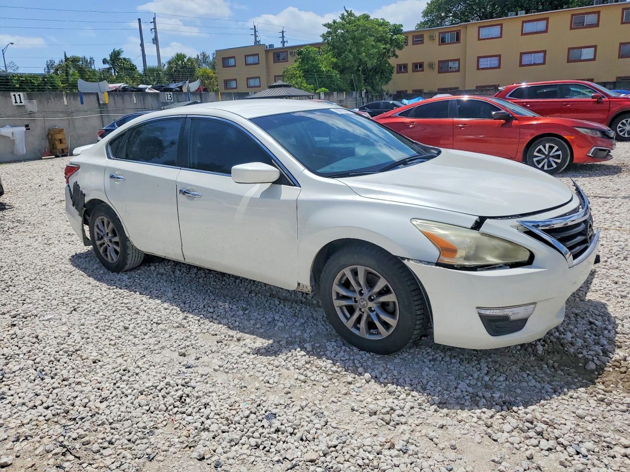 2015 Nissan Altima 2.5 S - Image 4