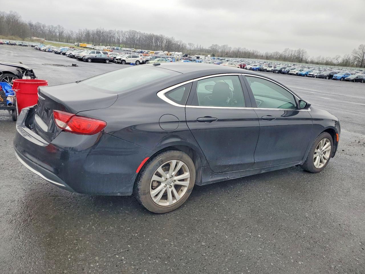 2015 Chrysler 200 Limited - Image 3
