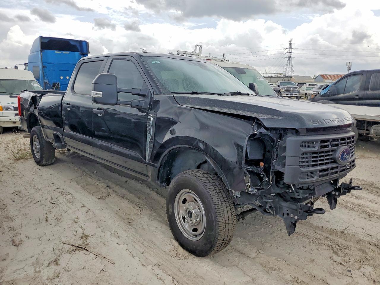 2024 Ford F250 Super Duty - Image 4