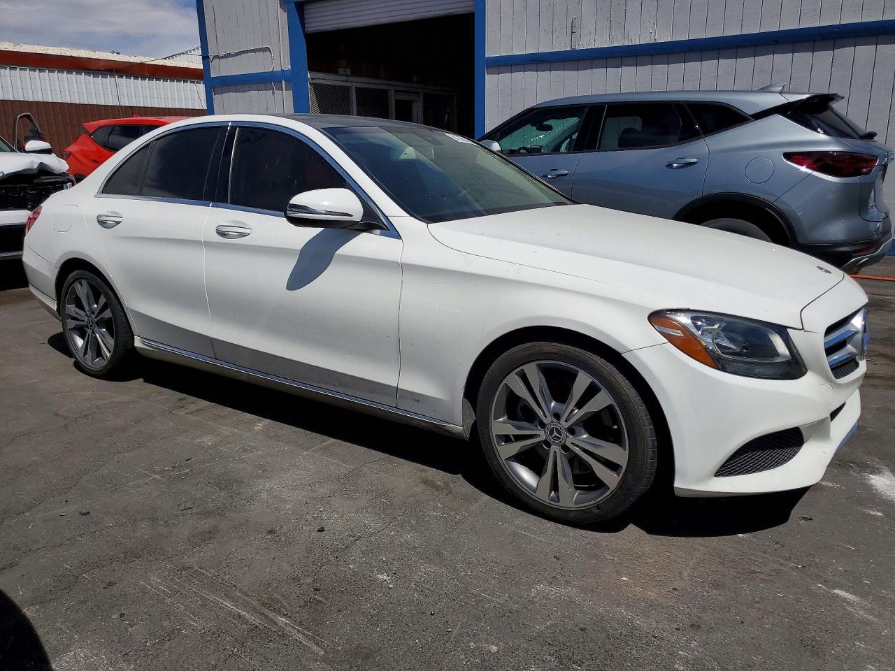 2018 Mercedes-Benz C 300 - Фото 4