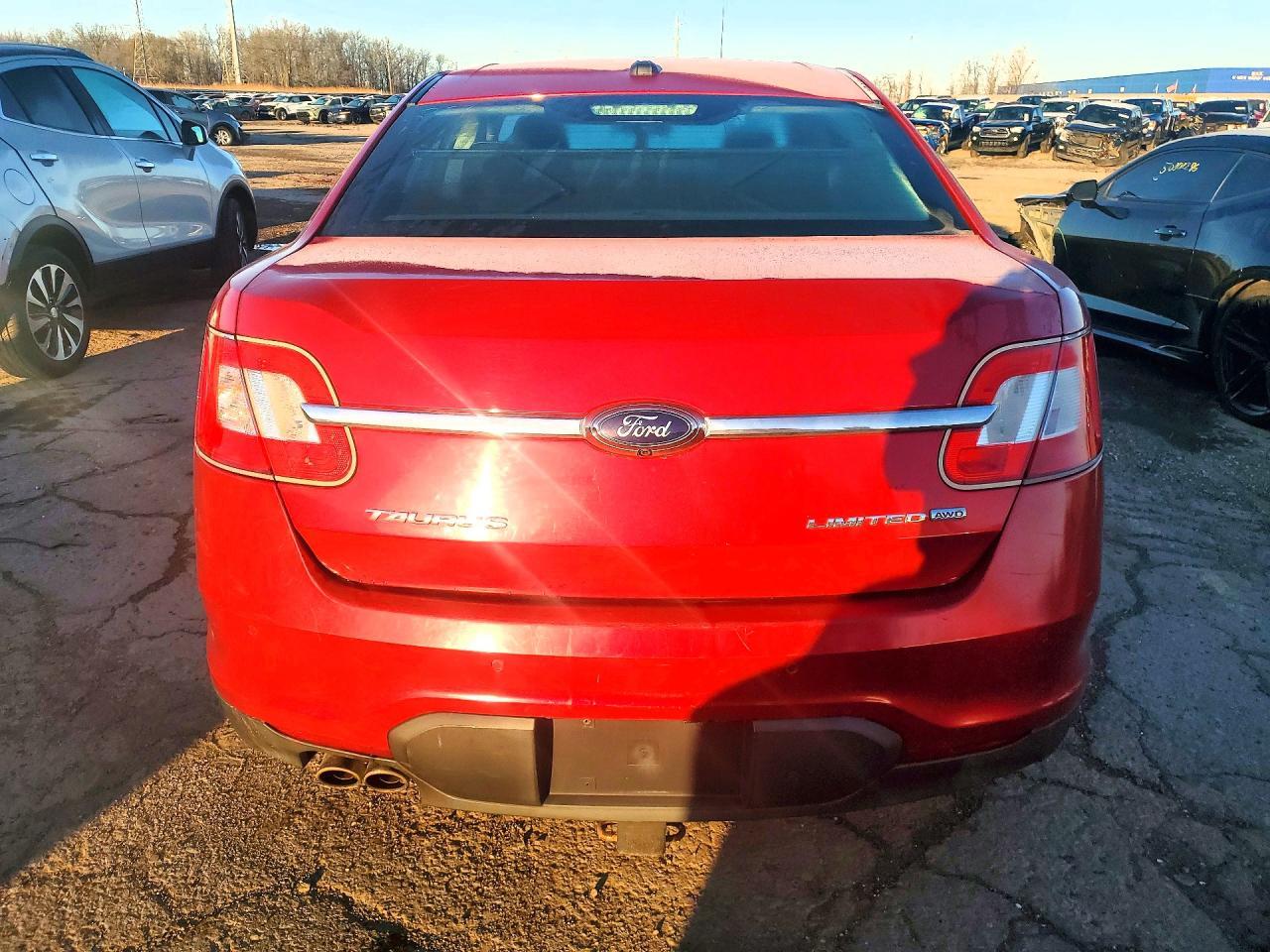 2011 Ford Taurus Limited - Image 6