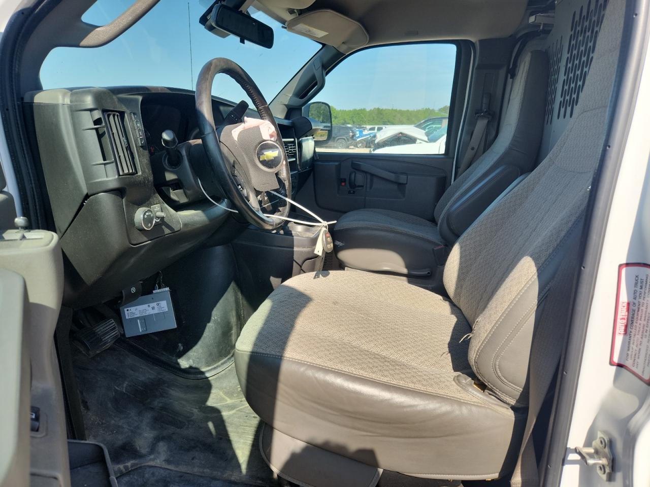 2020 Chevrolet Express G2500 - Фото 7