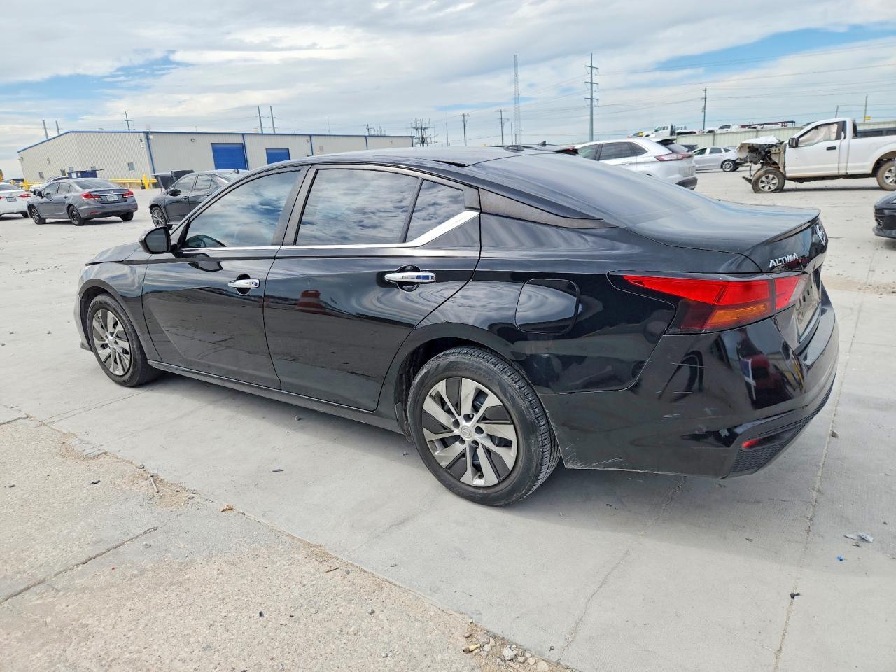 2020 Nissan Altima S - Image 2
