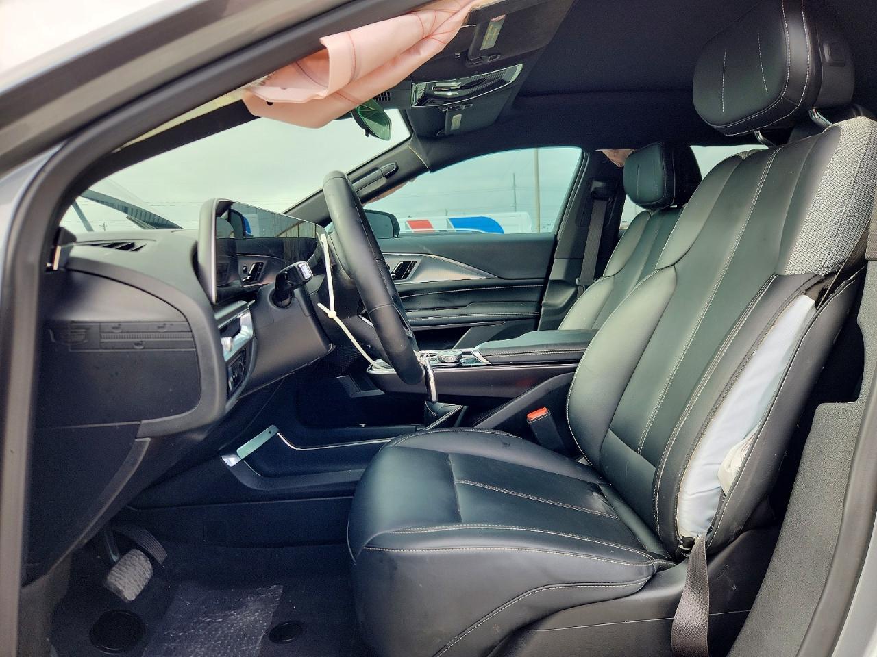 2024 Cadillac Lyriq Tech - Image 7