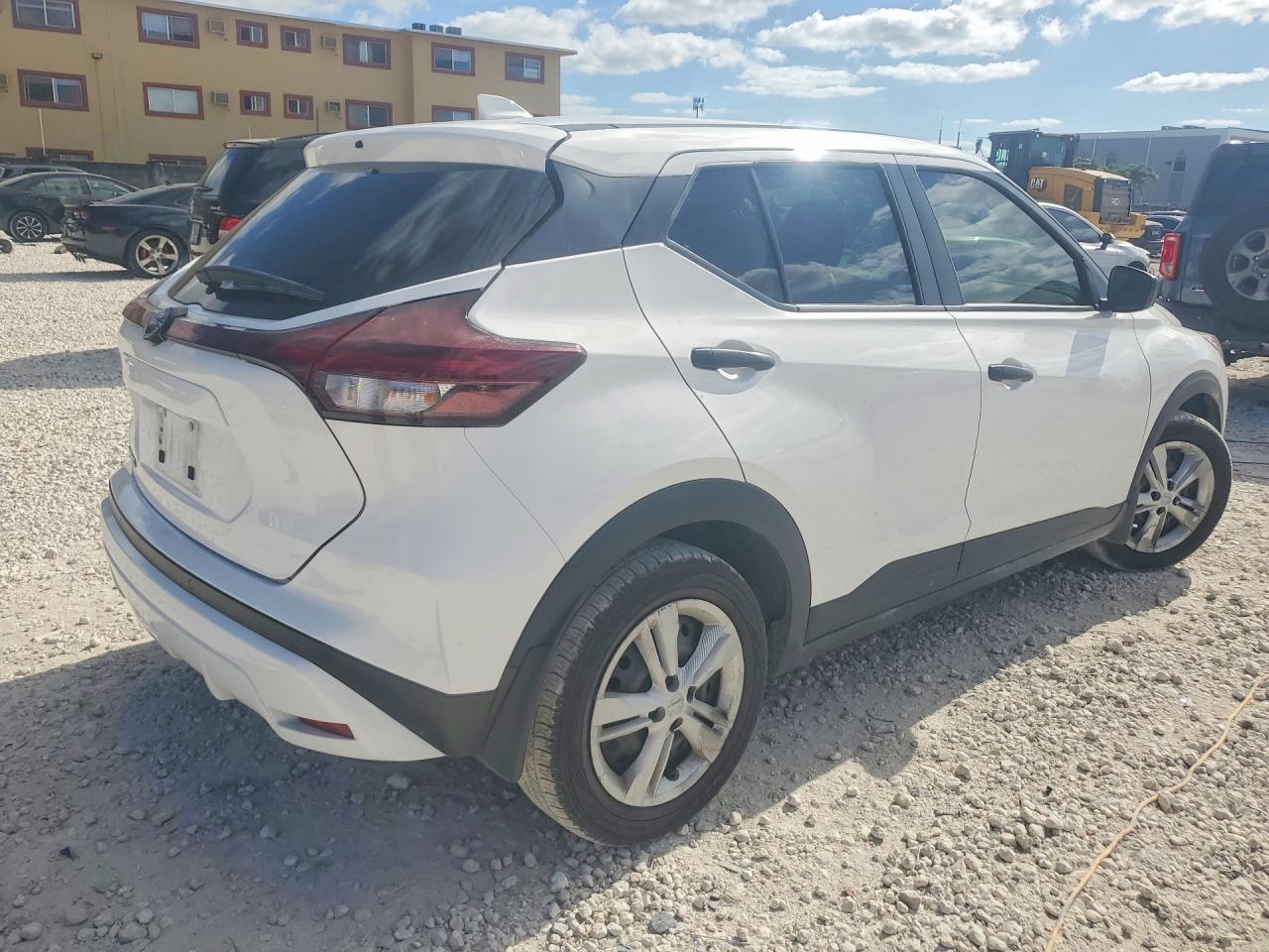 2024 Nissan Kicks S - Фото 3