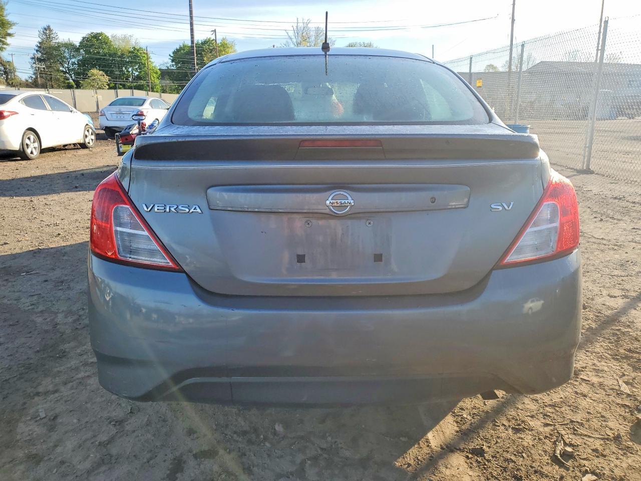 2018 Nissan Versa Sv - Фото 6