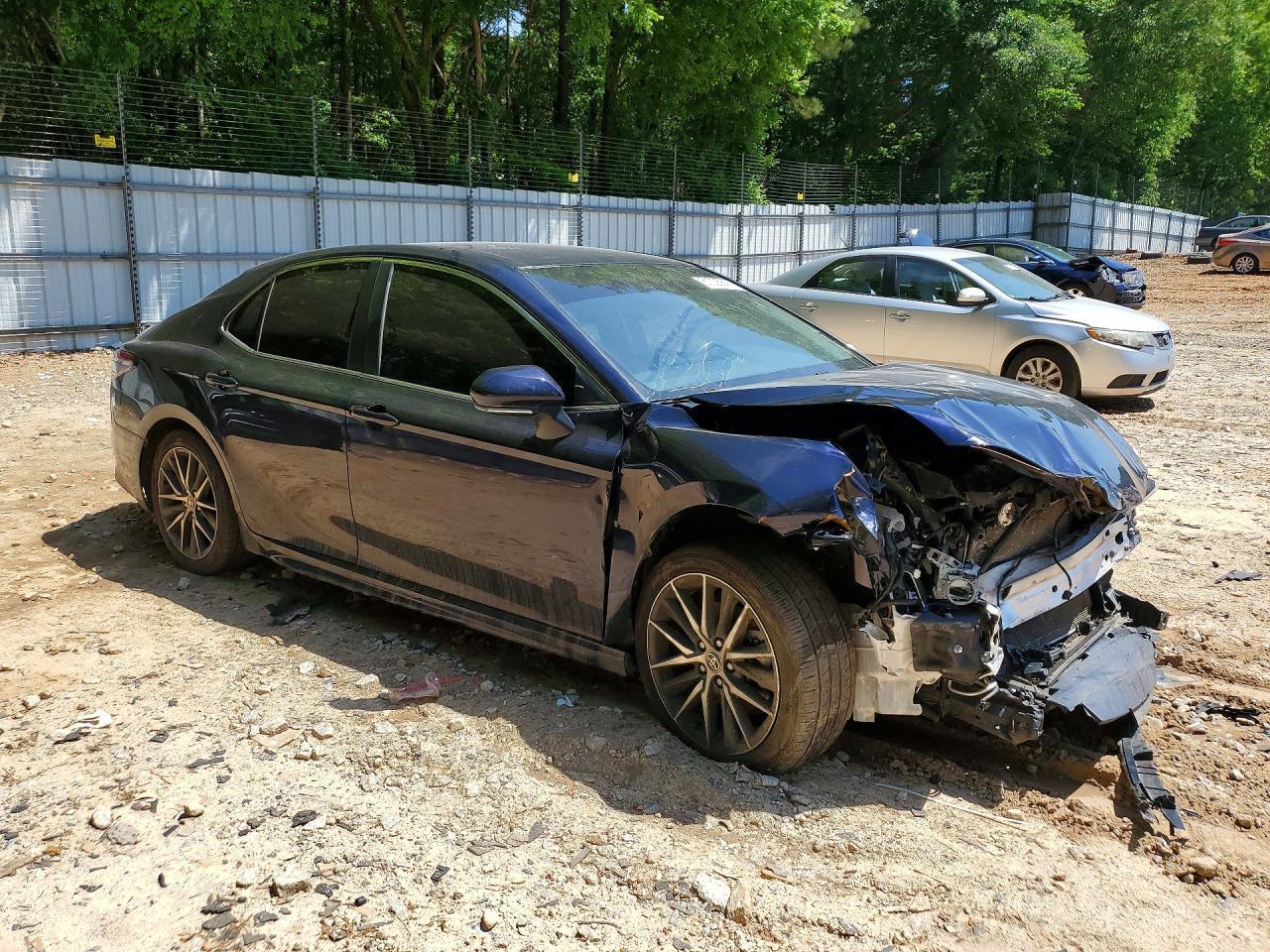 2022 Toyota Camry Se - Фото 4