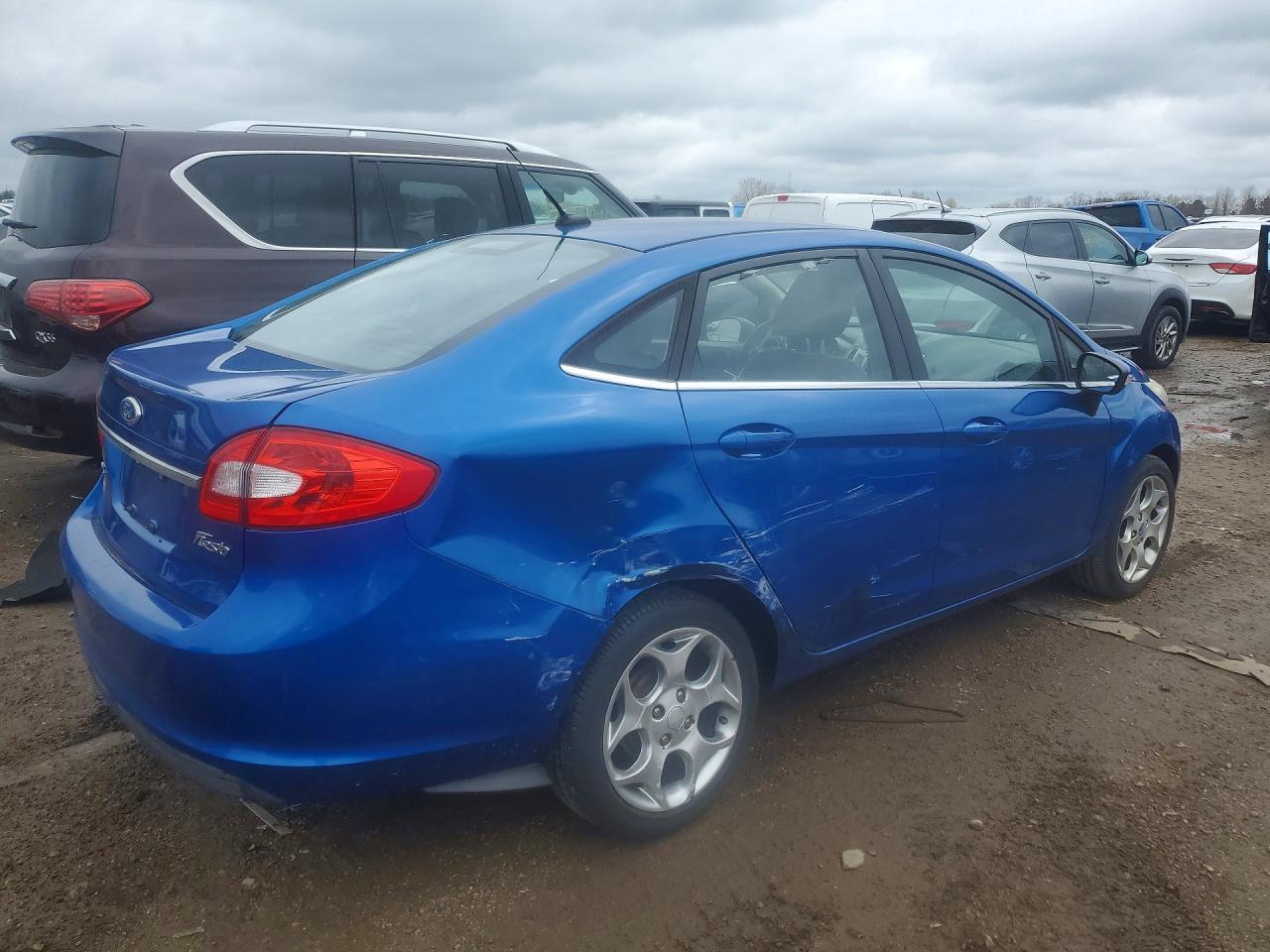 2011 Ford Fiesta Sel - Фото 3