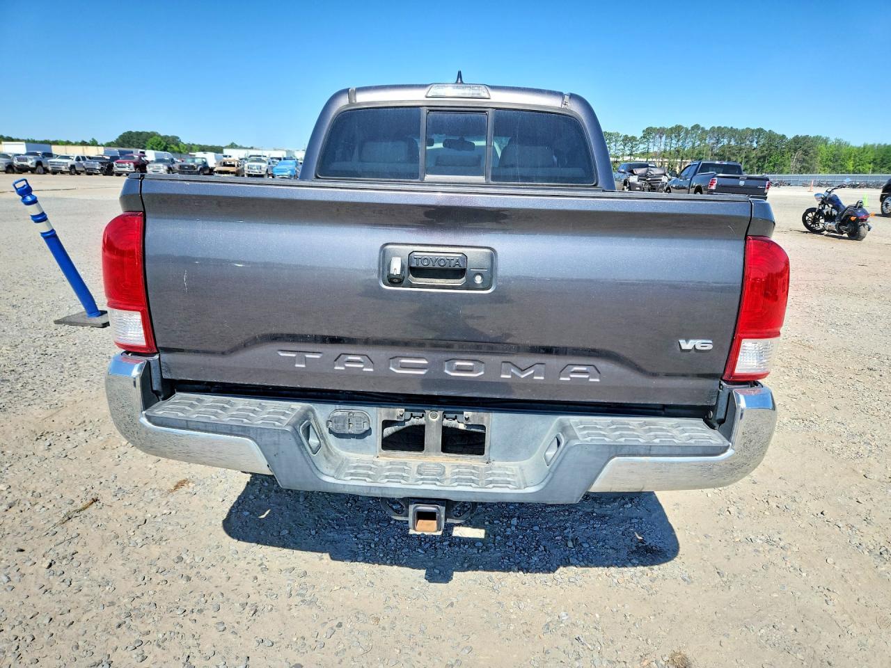 2017 Toyota Tacoma Sr5 V6 - Image 6