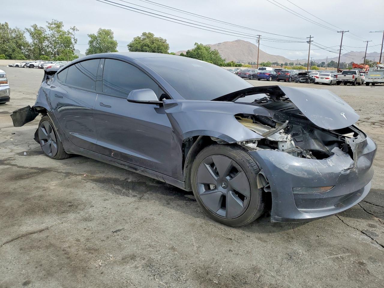 2023 Tesla Model 3 - Фото 4