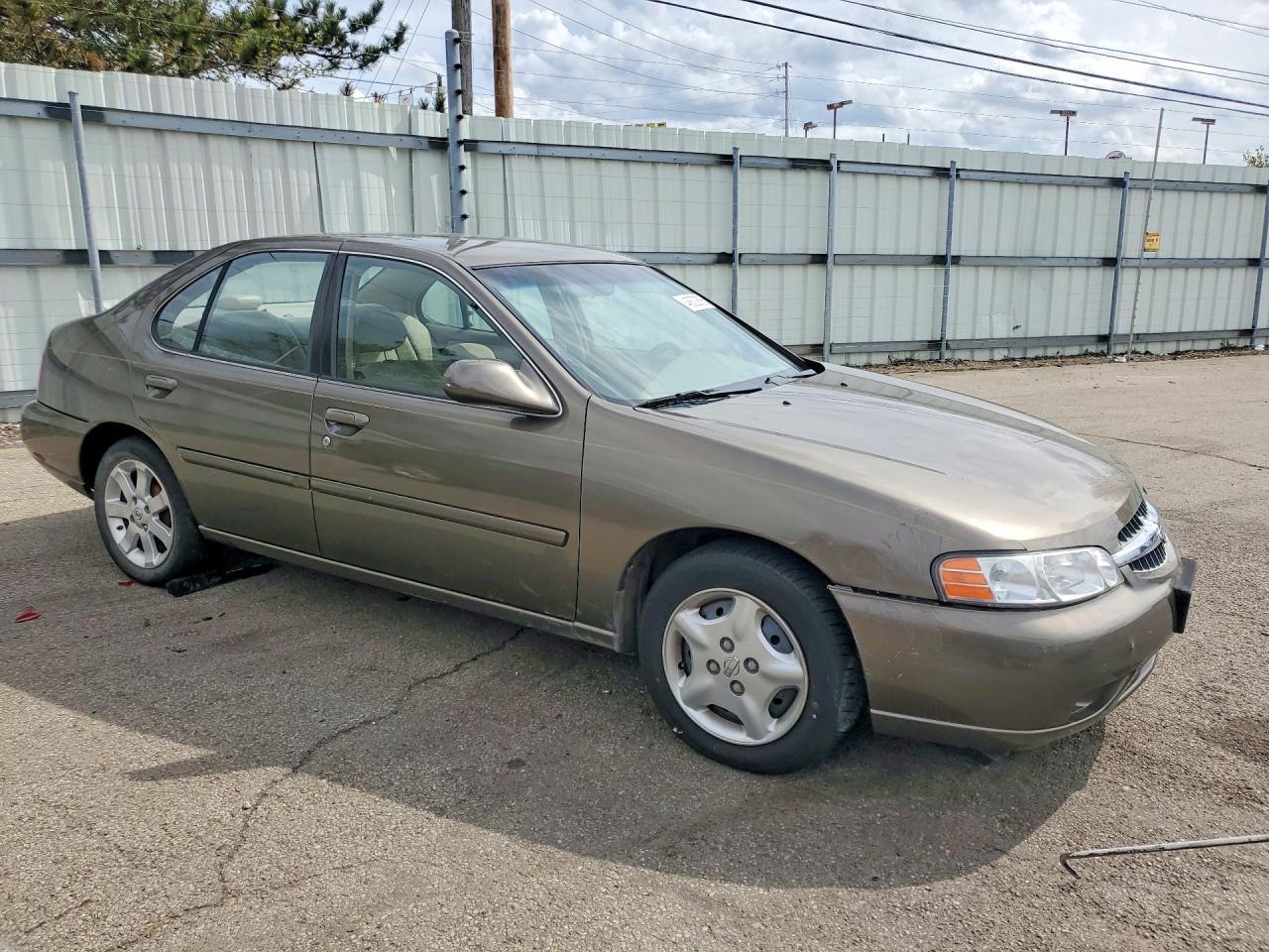 2000 Nissan Altima Xe - Фото 4