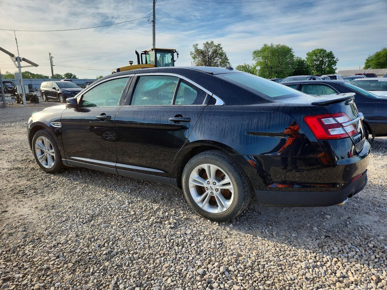 2018 Ford Taurus Sel - Image 2
