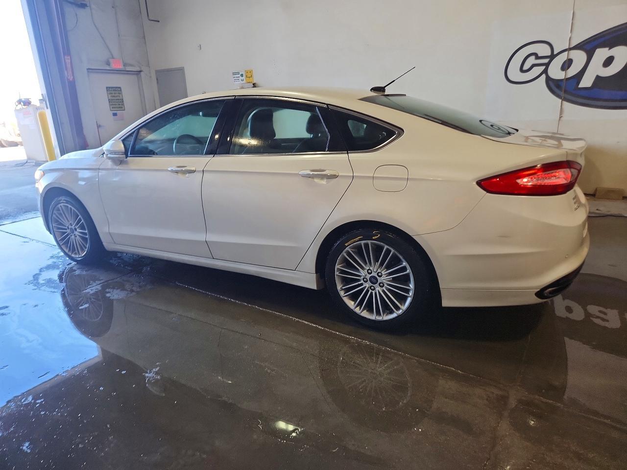 2015 Ford Fusion Se - Фото 2