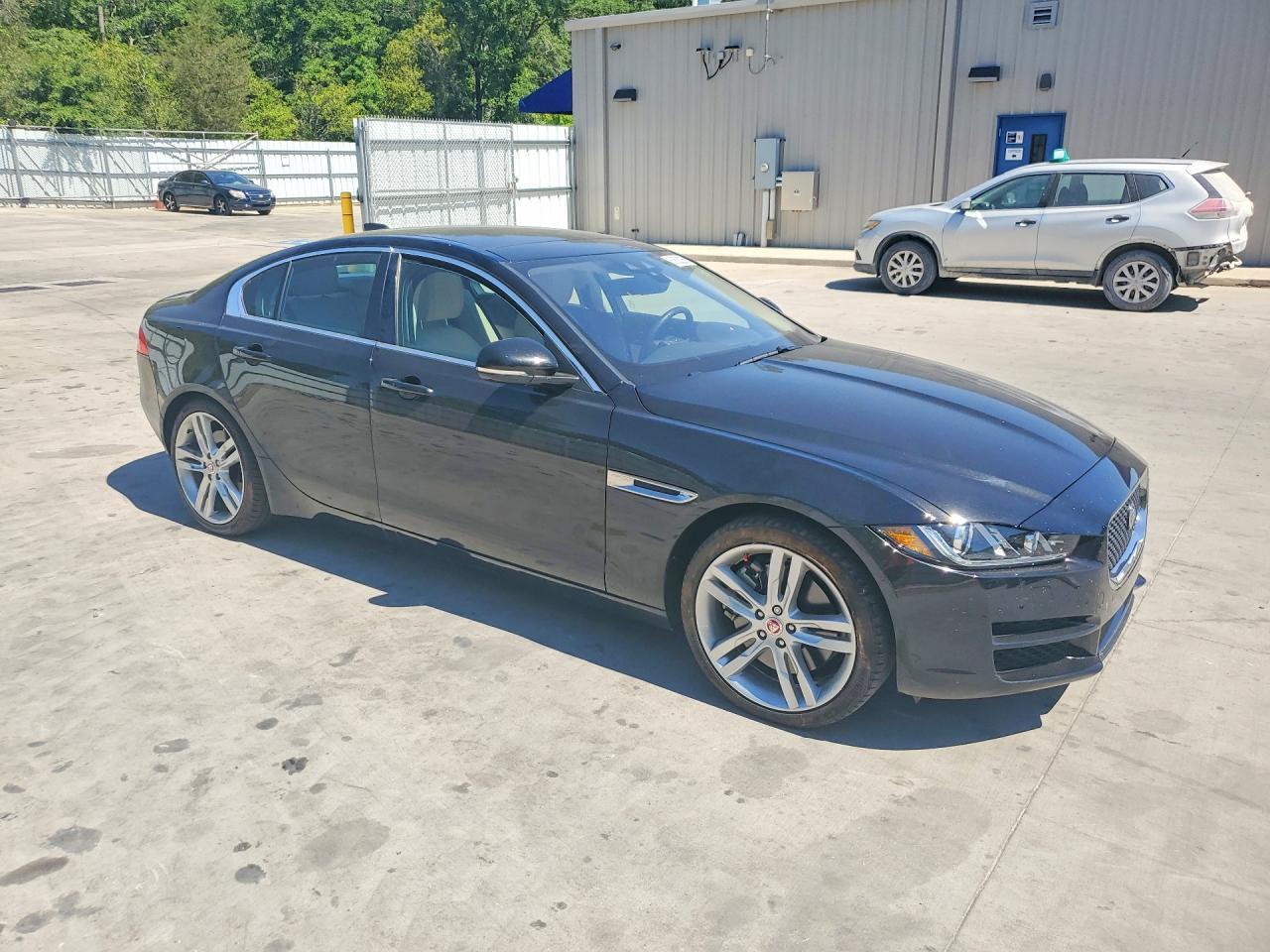 2018 Jaguar Xe Prestige - Фото 4