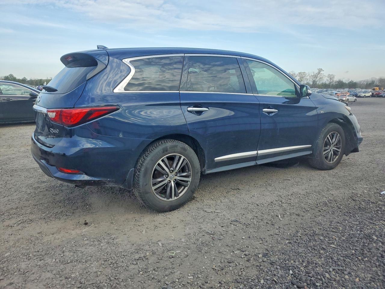 2017 Infiniti Qx60 Base - Фото 3