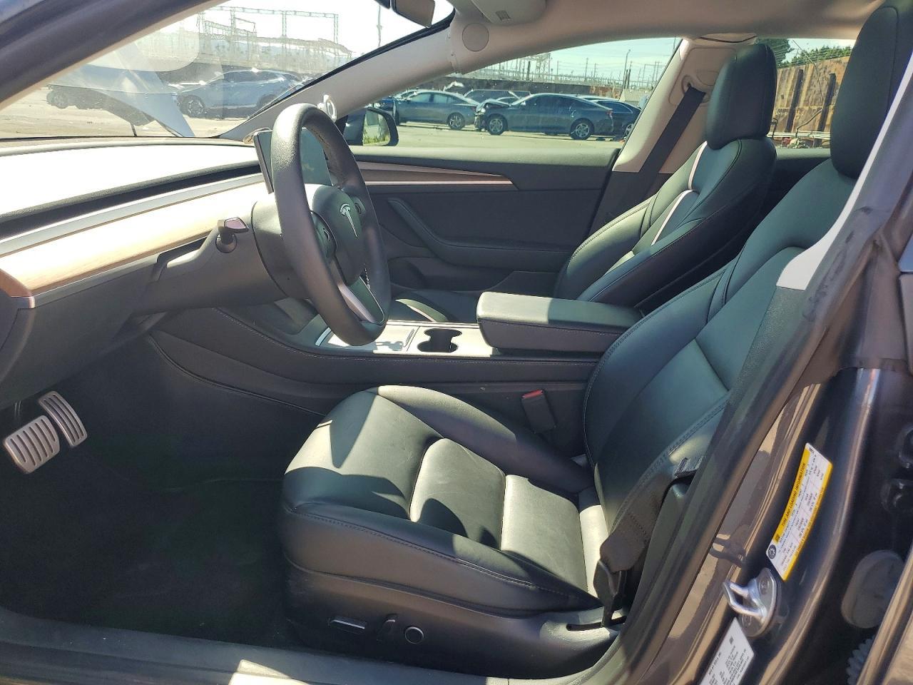 2023 Tesla Model 3 - Image 7