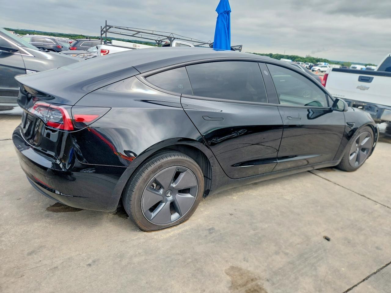 2023 Tesla Model 3 - Фото 3