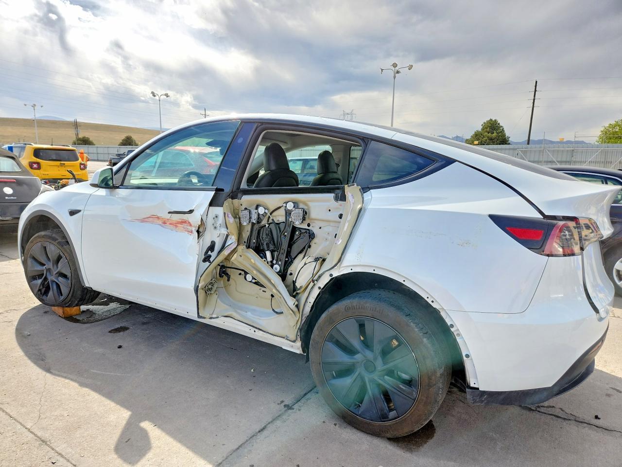 2024 Tesla Model Y - Image 2