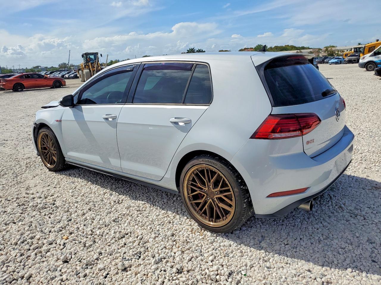 2019 Volkswagen Gti S - Image 2