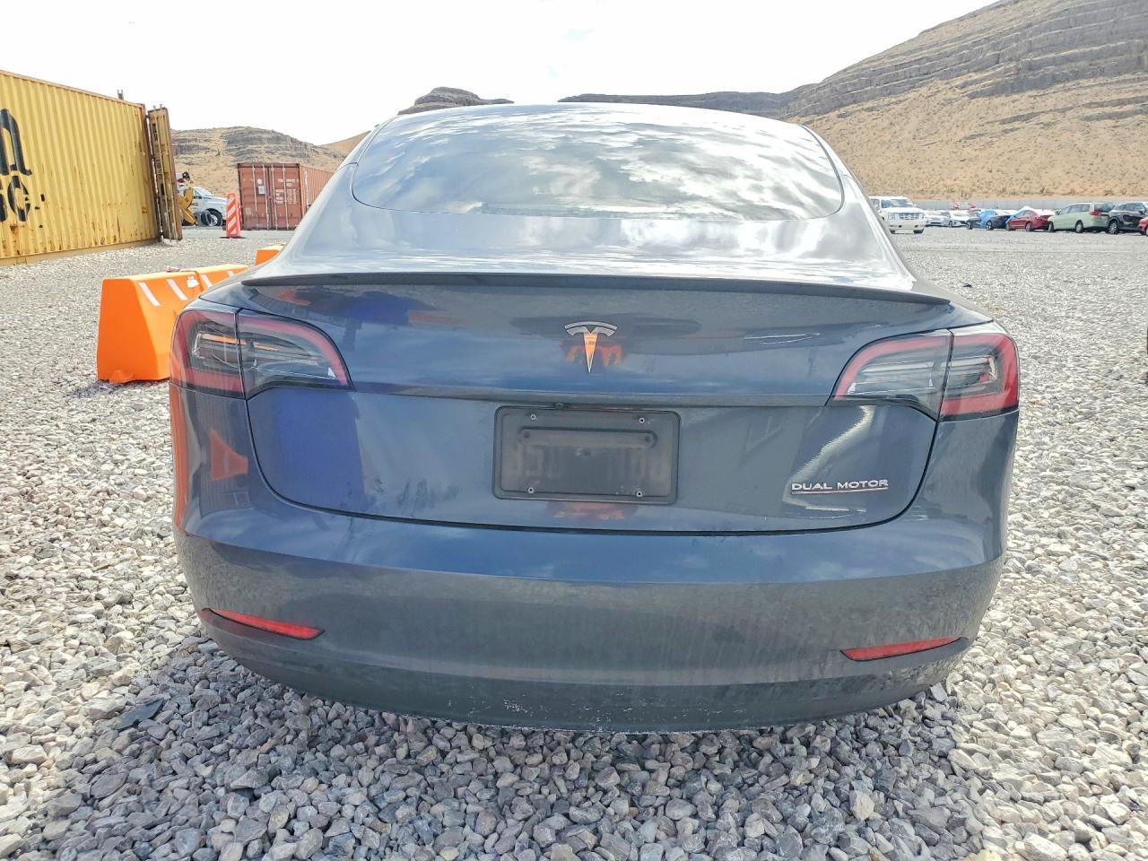2023 Tesla Model 3 - Фото 6
