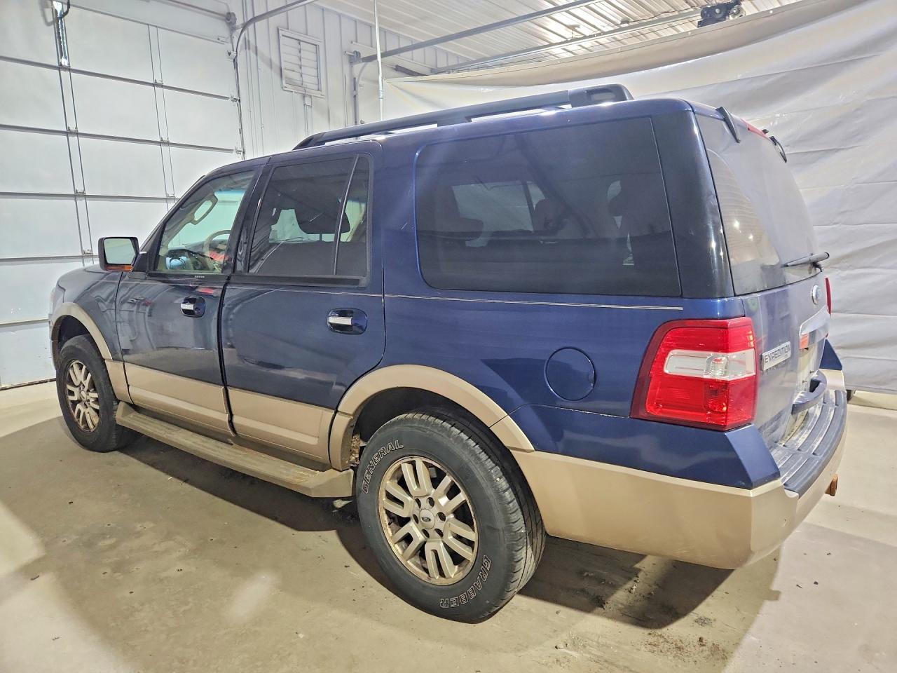 2011 Ford Expedition Xlt - Image 2