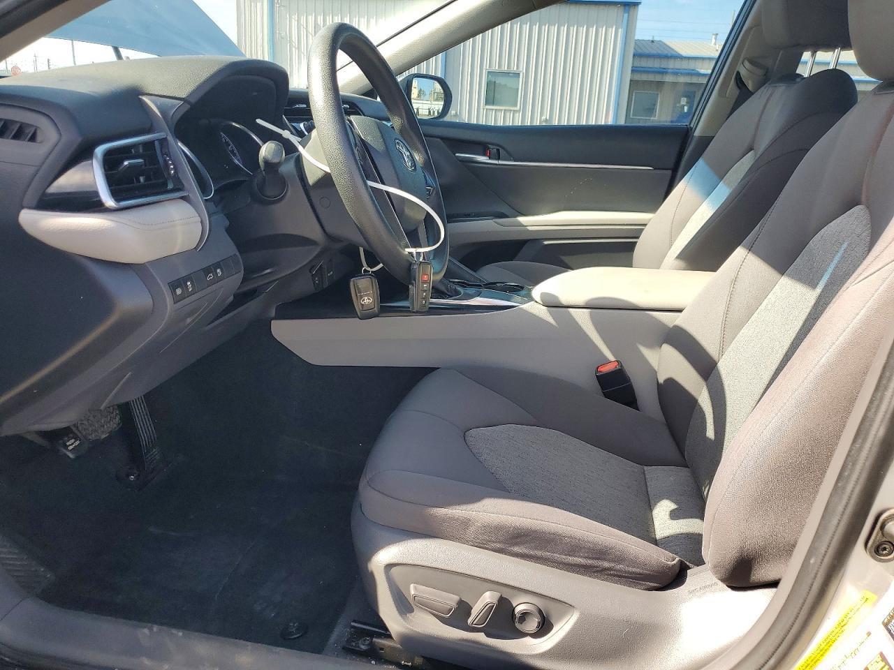 2018 Toyota Camry Le - Фото 7