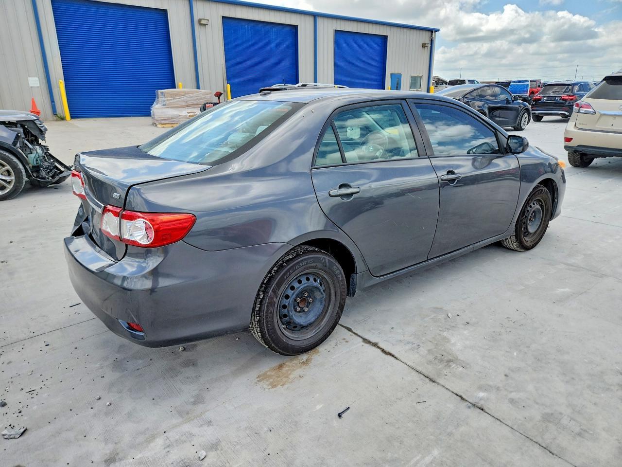 2011 Toyota Corolla Le - Image 3