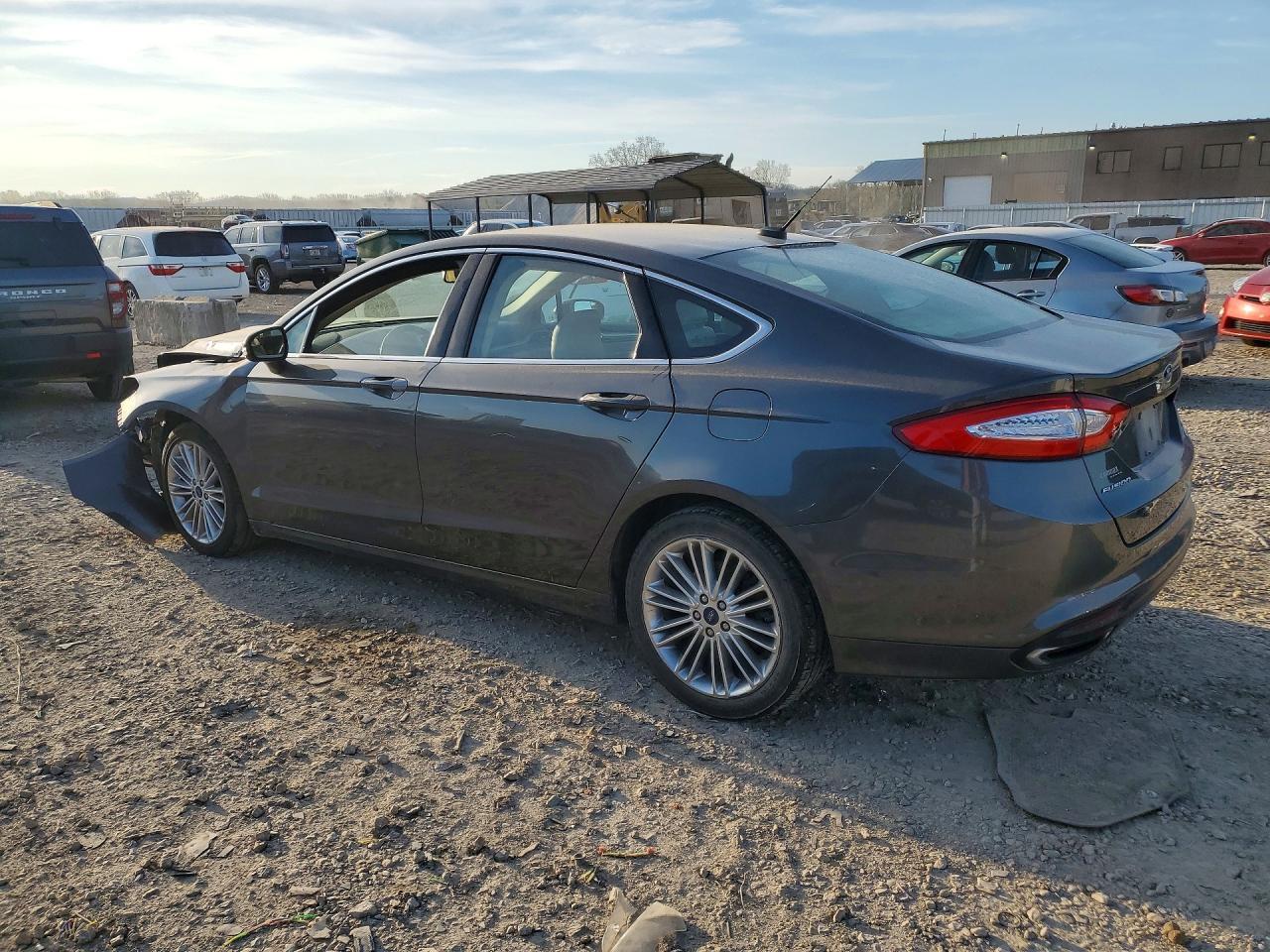 2015 Ford Fusion Se - Фото 2