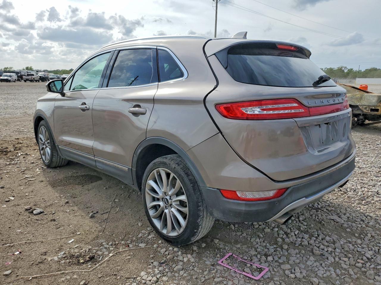 2018 Lincoln Mkc Reserve - Image 2