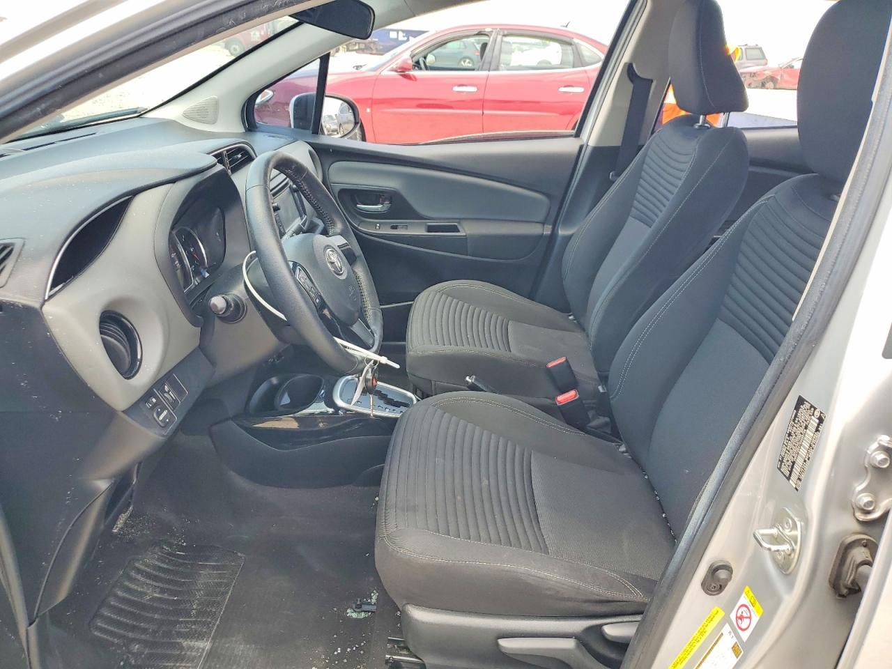 2016 Toyota Yaris 5-Door Se - Фото 7