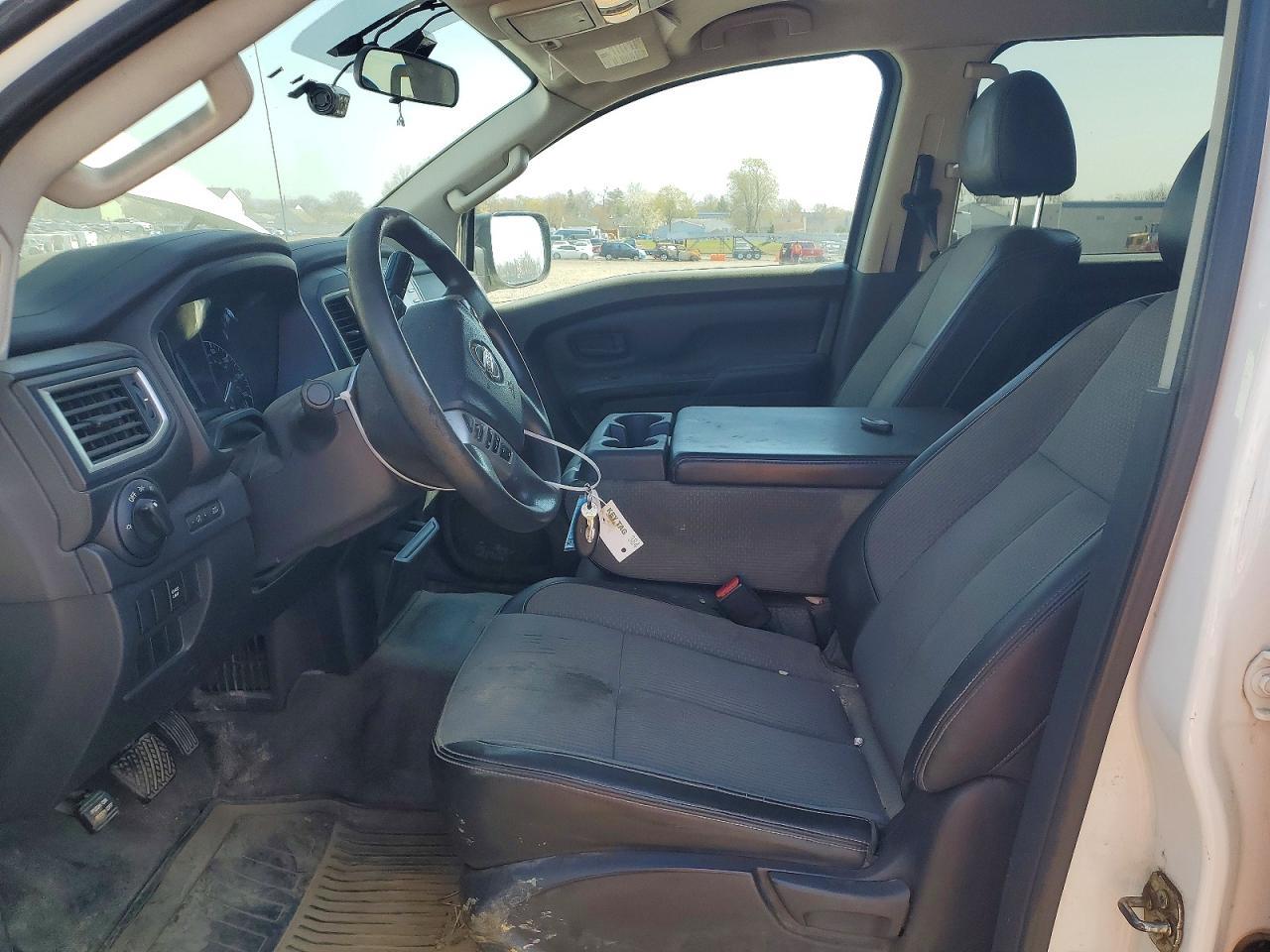 2017 Nissan Titan S - Фото 7