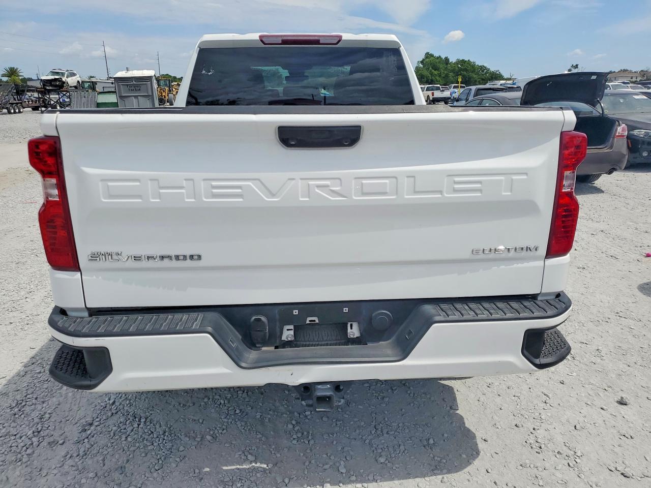 2022 Chevrolet Silverado K1500 Custom - Image 6