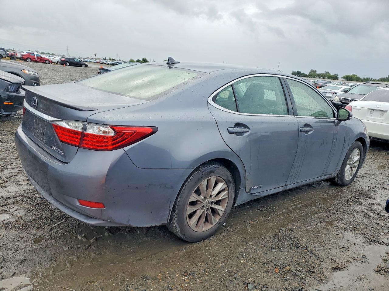 2013 Lexus Es 300H - Фото 3