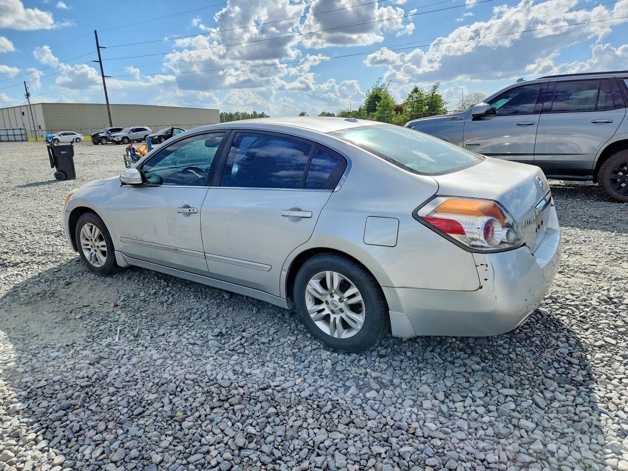 2011 Nissan Altima - Фото 2