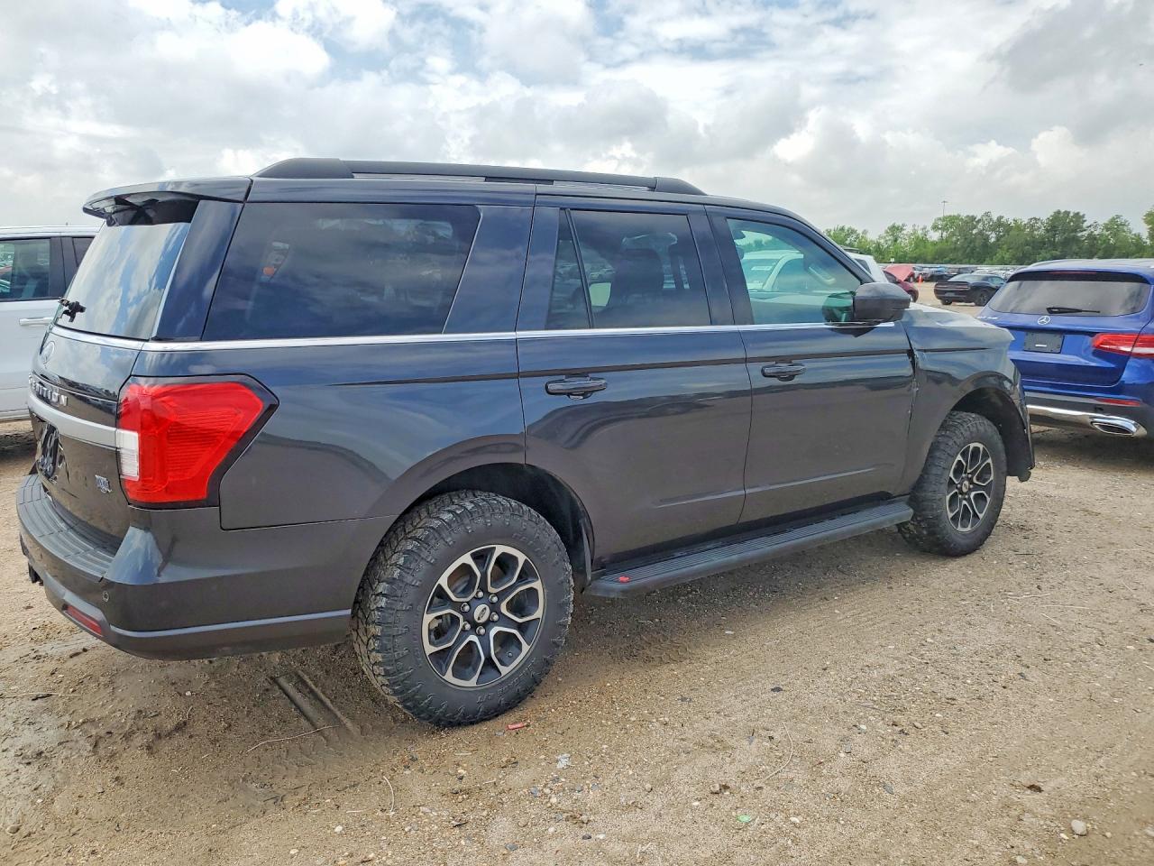 2023 Ford Expedition Xlt - Image 3