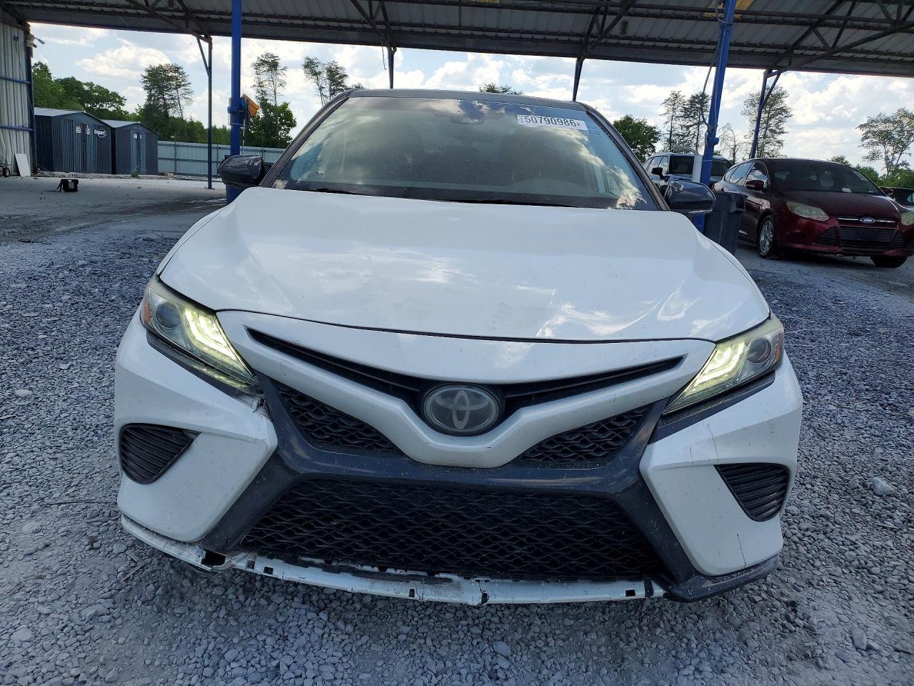 2019 Toyota Camry Xse - Фото 5