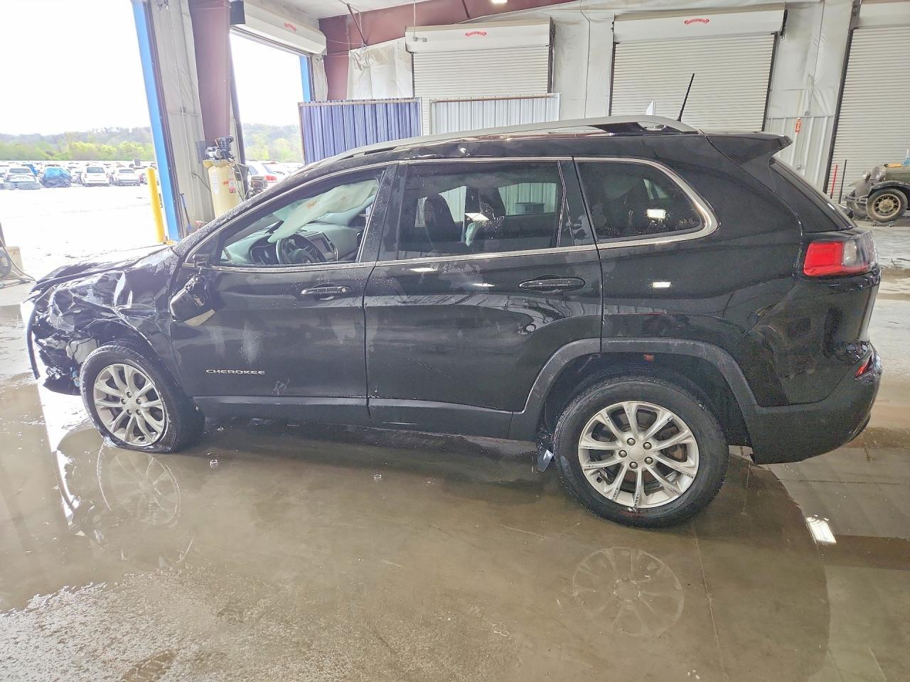 2019 Jeep Cherokee Latitude - Фото 2
