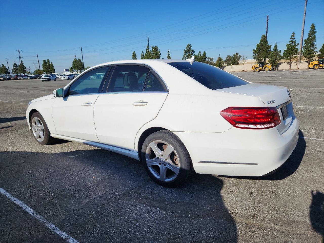 2015 Mercedes-Benz E 250 Bluetec - Image 2