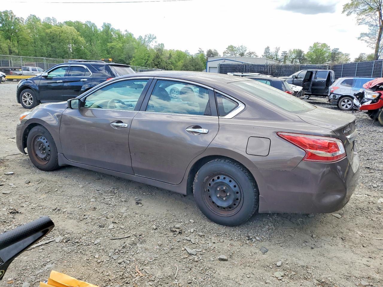 2013 Nissan Altima 2.5 - Фото 2