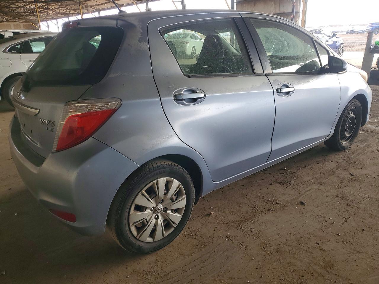 2013 Toyota Yaris 5-Door Le - Image 3