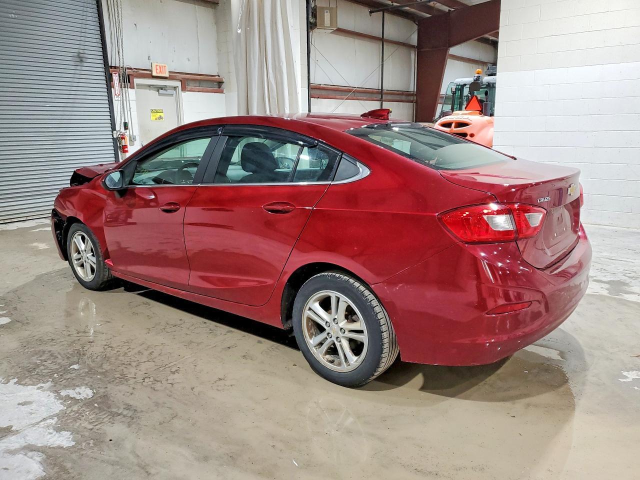 2018 Chevrolet Cruze Lt - Image 2