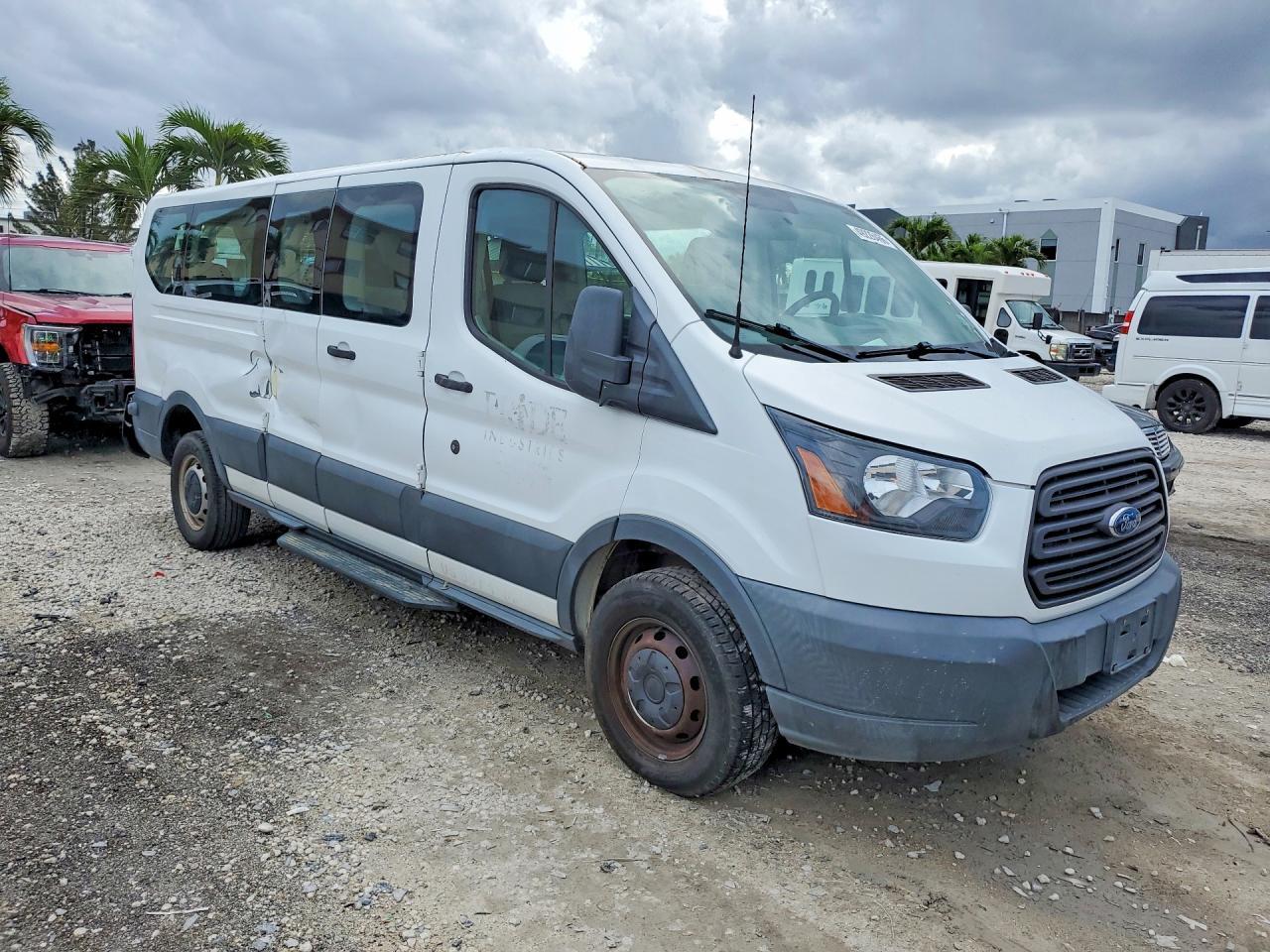 2015 Ford Transit T-350 - Фото 4