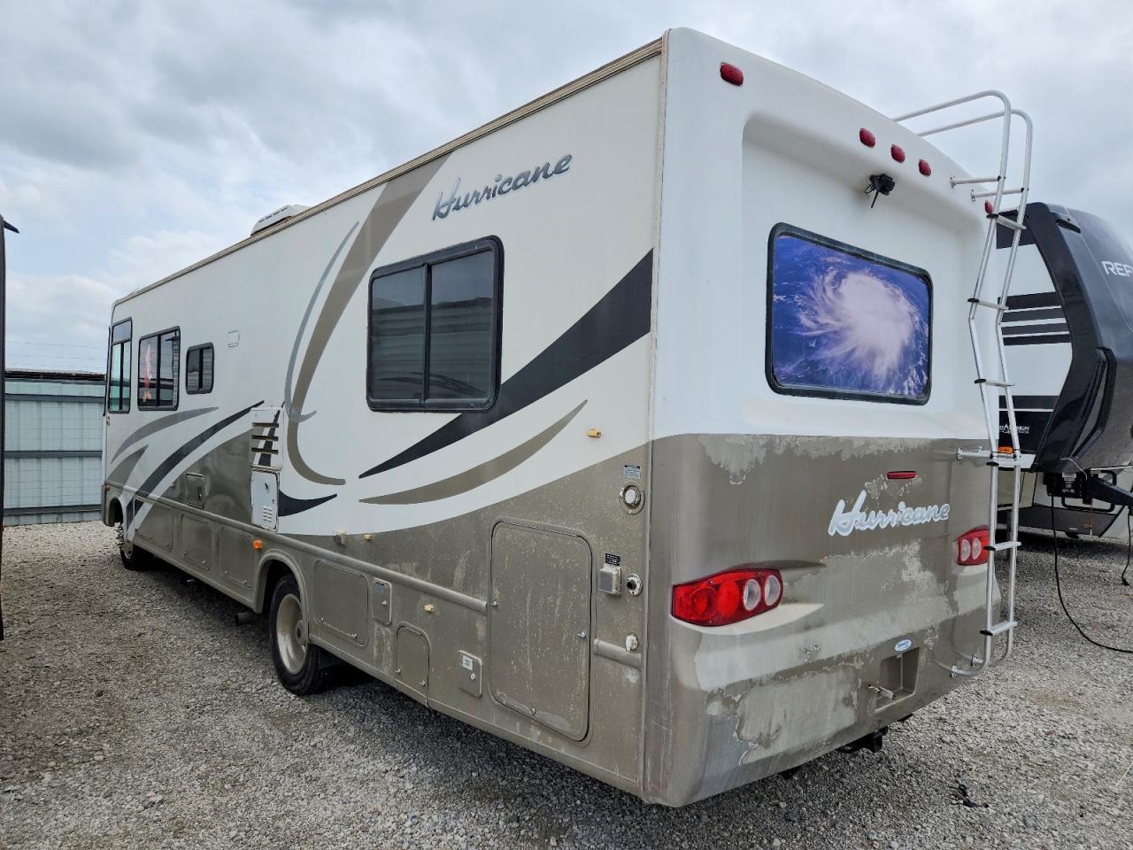 2004 Ford Hurricane Rv - Image 3