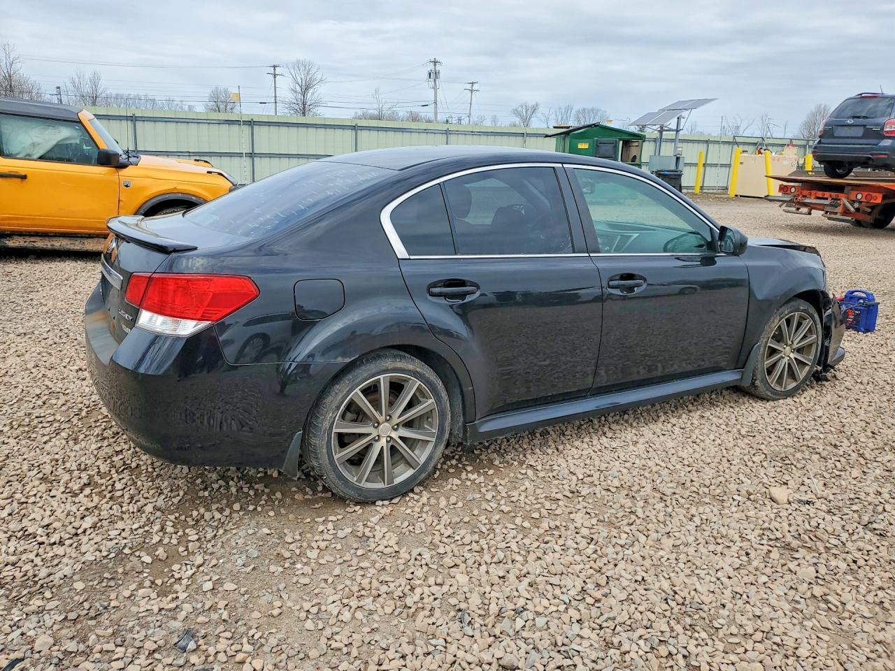 2013 Subaru Legacy 2.5I Premium - Фото 3