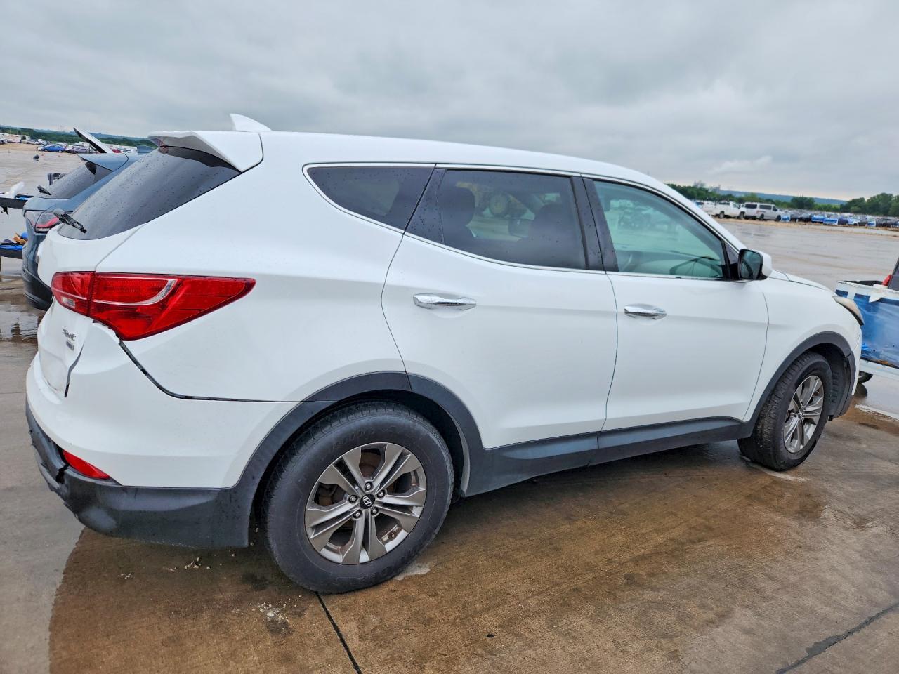 2016 Hyundai Santa Fe Sport 2.4L - Image 3