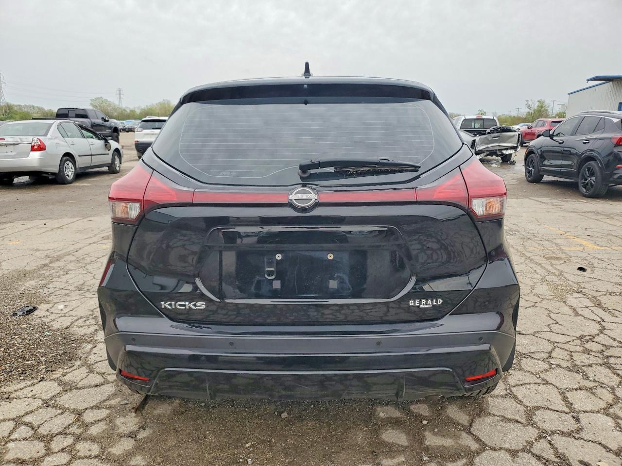 2022 Nissan Kicks S - Image 6